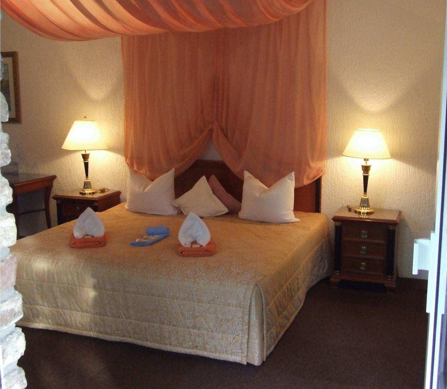 Hotel-Restaurant Orsoyer Hof ไรน์แบร์ก ภายนอก รูปภาพ